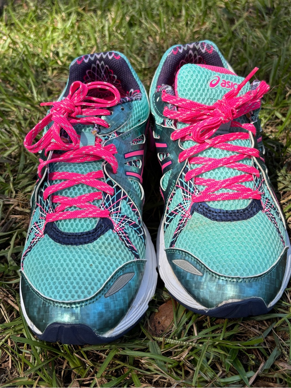 Asics Women’s Athletic Shoes - Teal with Pink Accents size 9
